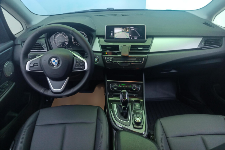 宝马2系多功能旅行车 2018款 220i 领先型中控内饰12