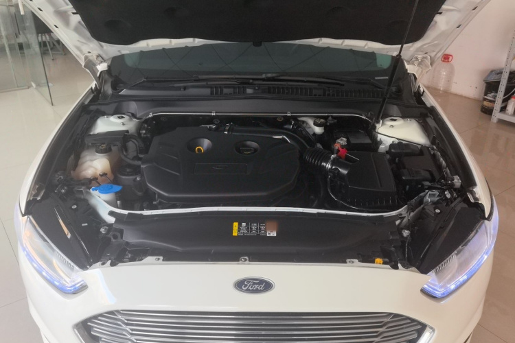 福特 蒙迪欧 2013款 2.0L GTDi200时尚型机舱底盘24