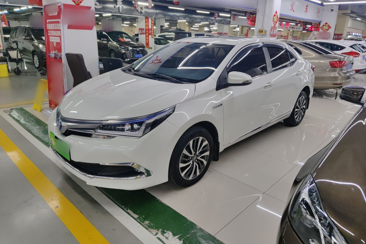 丰田 卡罗拉 2017款 改款双擎 1.8L E-CVT精英版车身外观4