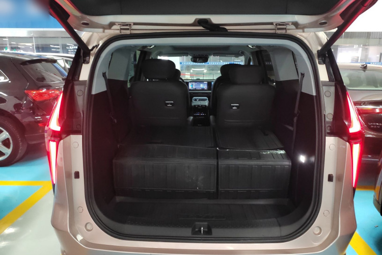 上汽大通MAXUS 大通G70 2024款 2.0T 自动旗舰版 7座局部细节23