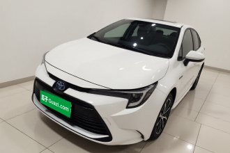 丰田 雷凌 2023款 智能电混双擎 1.8L 豪华版