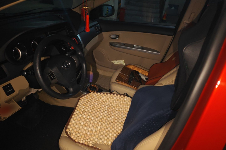 长城C30 2013款 1.5L CVT豪华型中控内饰19