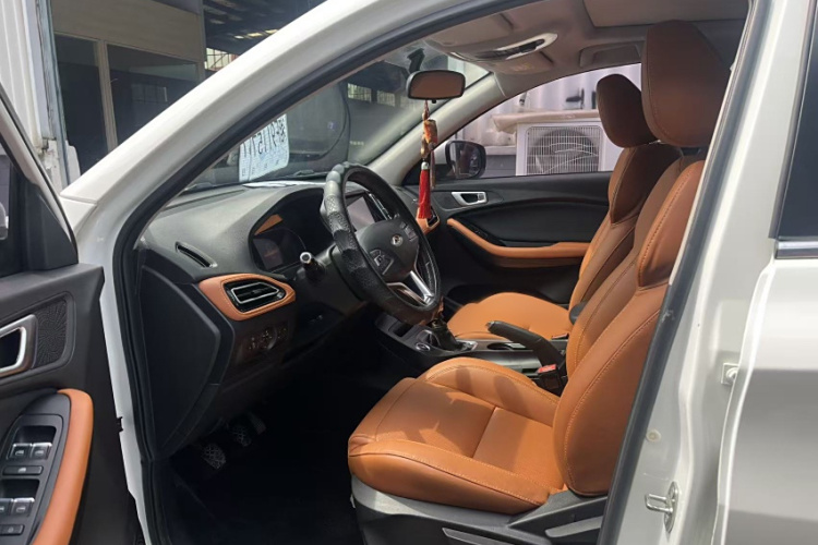 奇瑞 瑞虎7 2016款 1.5T 手动耀目版中控内饰7002