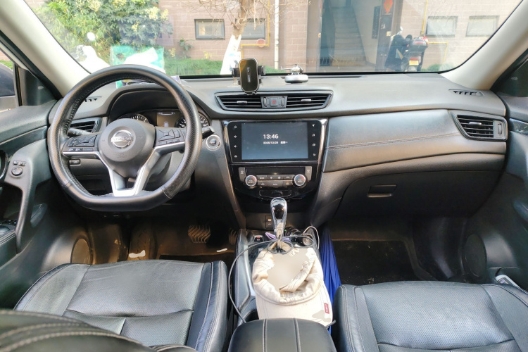 日产 奇骏 2019款 2.0L CVT智联舒适版 2WD中控内饰12