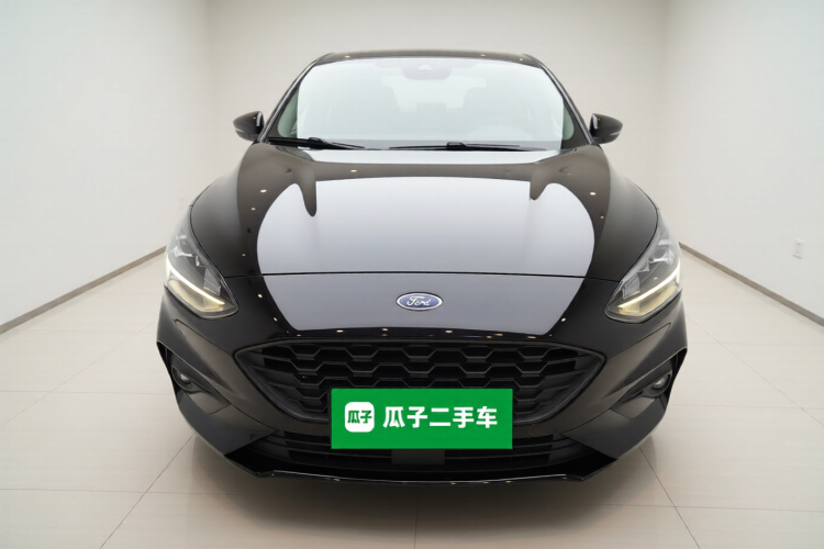 福特 福克斯 2020款 三厢 EcoBoost 180 自动ST Line车身外观2