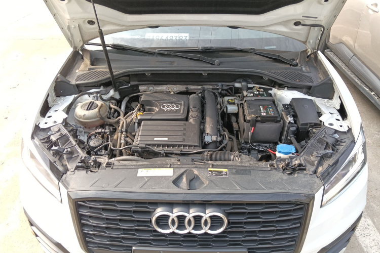 奥迪Q2L 2020款 35 TFSI 进取动感型机舱底盘24