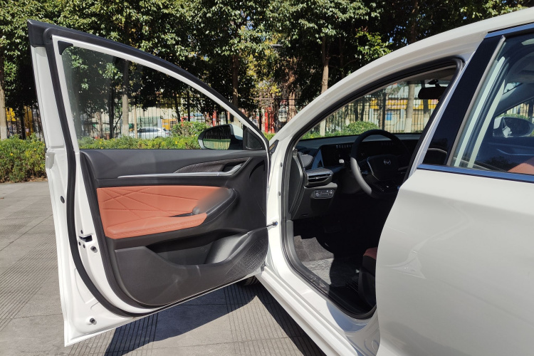 长安 逸动 2025款 PLUS 1.4T 双离合高能版局部细节19