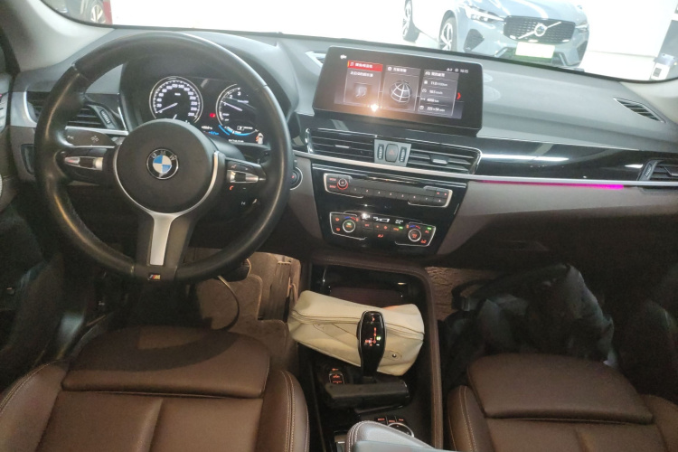 宝马X1 2021款 sDrive20Li 尊享型中控内饰7002