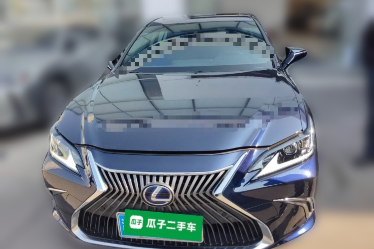 雷克萨斯ES 2020款 300h 卓越版车身外观2