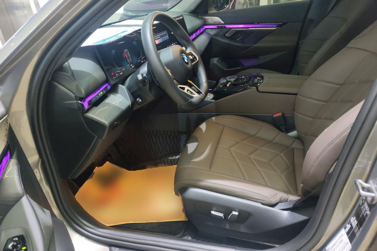 宝马5系 2024款 530Li 领先型 M运动套装局部细节19