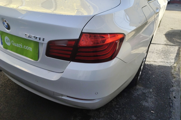 宝马5系(进口) 2014款 520i 典雅型车身外观9