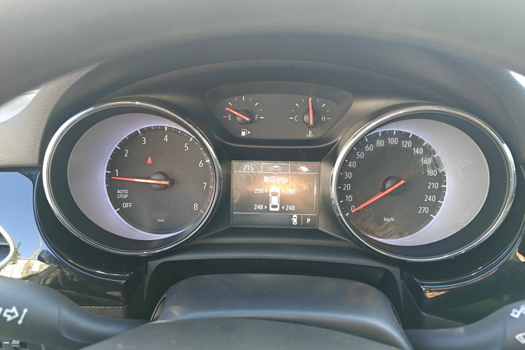 别克 威朗 2016款 两厢GS 20T 双离合豪情运动型局部细节14