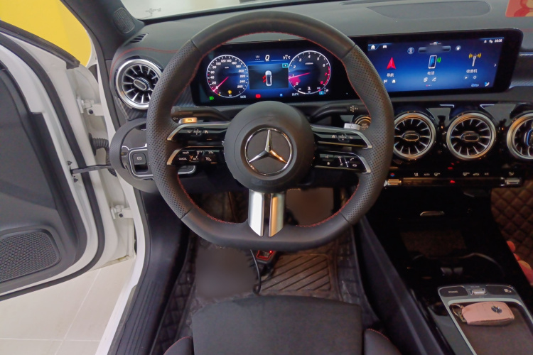 奔驰A级 2025款 A 200 L 时尚型局部细节13