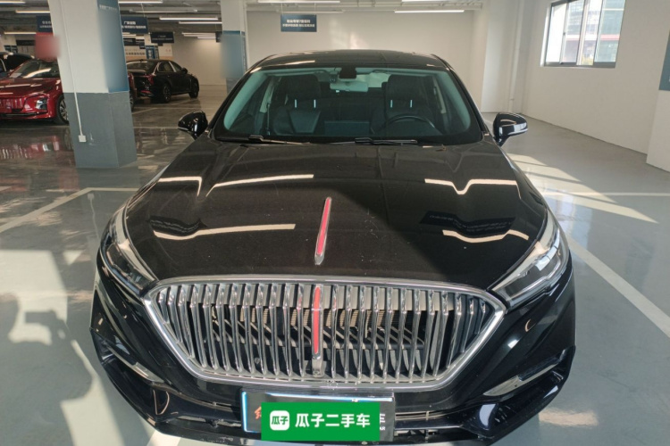 红旗H5 2022款 经典款 改款 1.5T DCT旗韵版车身外观2