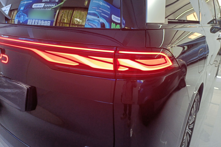 比亚迪 夏 2025款 DM-i 1.5T 180km 卓越型车身外观9