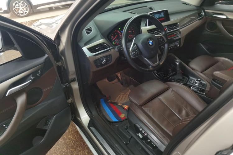 宝马X1 2018款 xDrive20Li 尊享型中控内饰20