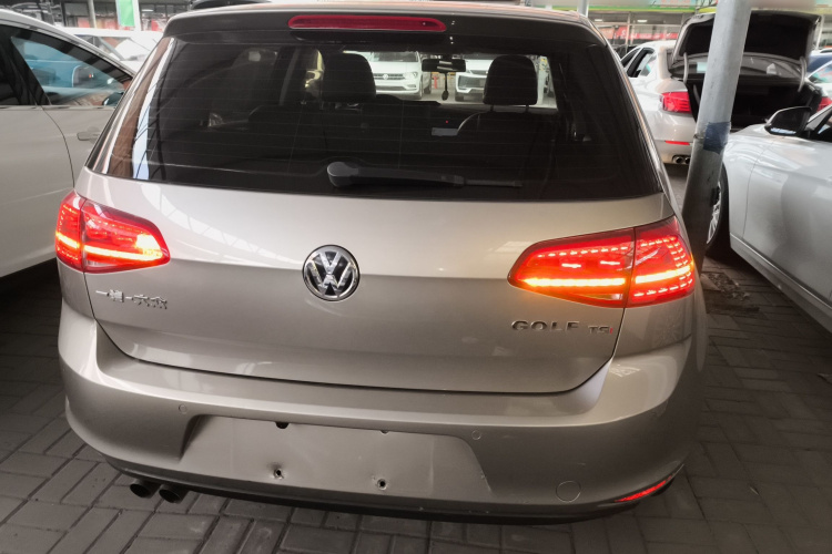 大众 高尔夫 2016款 230TSI 自动豪华型车身外观6