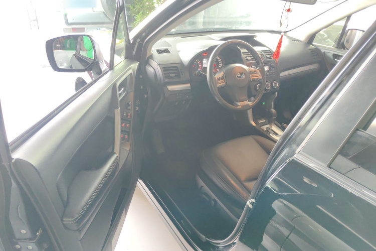 斯巴鲁 森林人 2013款 2.5i 自动精英版中控内饰20