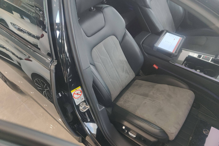 奥迪A6L 2023款 改款 45 TFSI 臻选动感型局部细节41