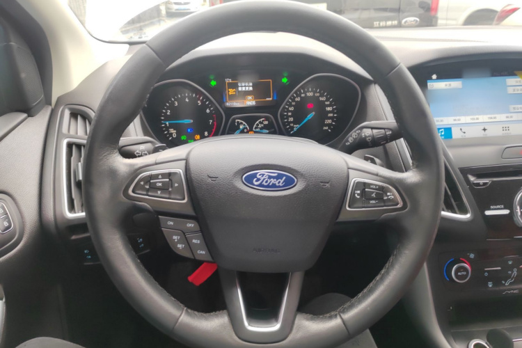 福特 福克斯 2017款 两厢 EcoBoost 180 自动运动型局部细节13