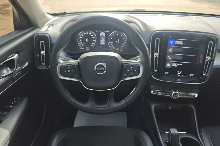 沃尔沃XC40 2020款 T3 智行时尚版中控内饰7008