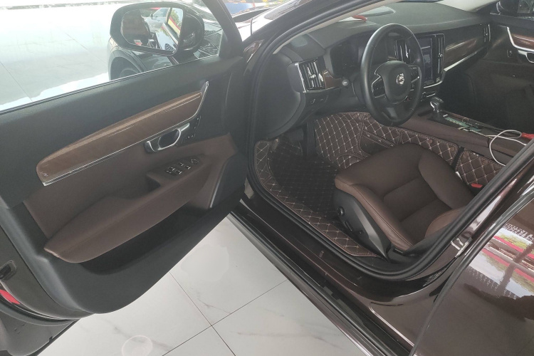 沃尔沃S90 2019款 T5 智远版中控内饰20