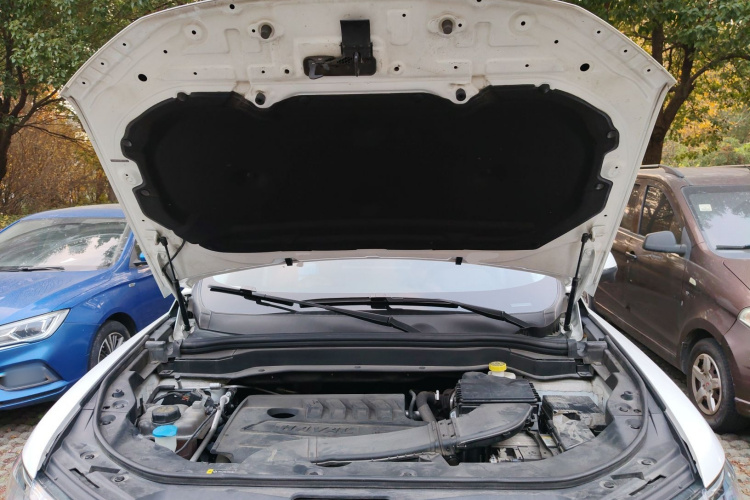 哈弗H6 2021款 国潮版 1.5T 自动冠军版机舱底盘24