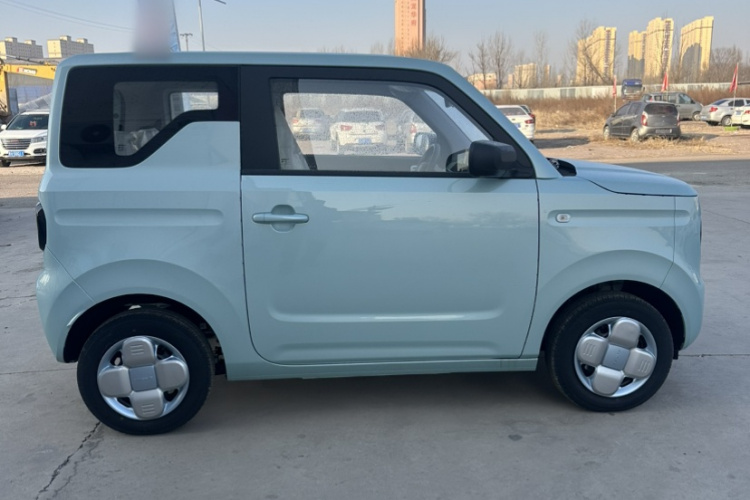 吉利银河 2024款 熊猫mini 200km 耐力熊车身外观6003