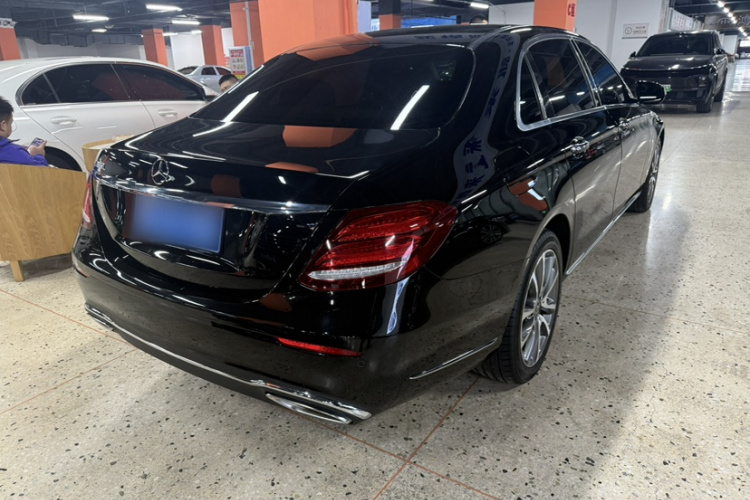 奔驰E级 2018款 改款 E 200 L车身外观6004