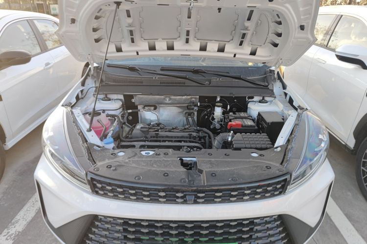 凯翼 炫界Pro 2025款 1.5L 手动舒适版机舱底盘24