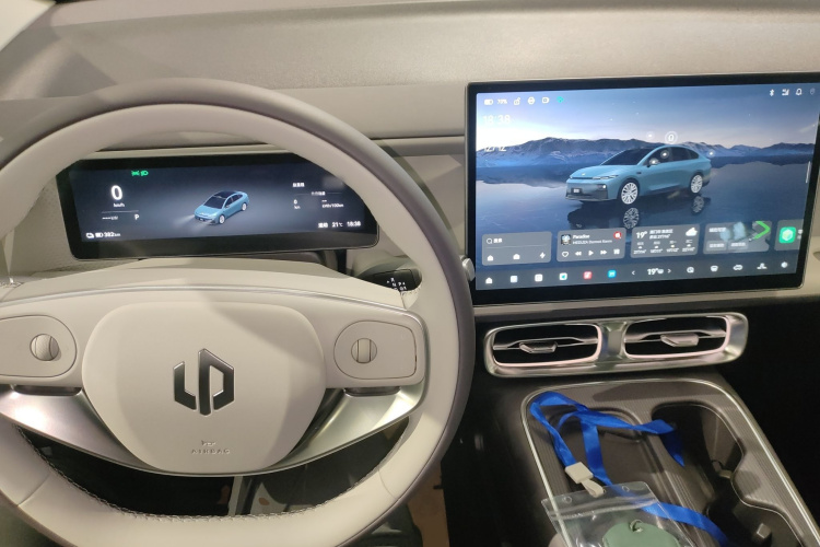 零跑汽车 零跑B01 2025款 550激光雷达版中控内饰12