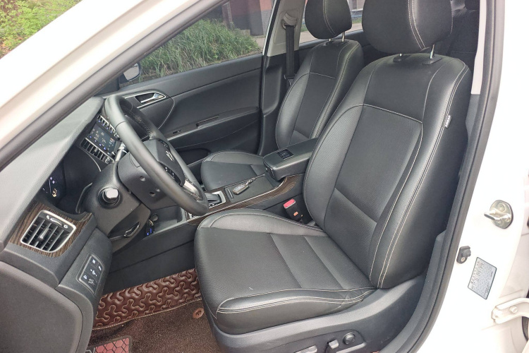 现代 名图 2016款 1.6T 自动旗舰型TOP中控内饰19