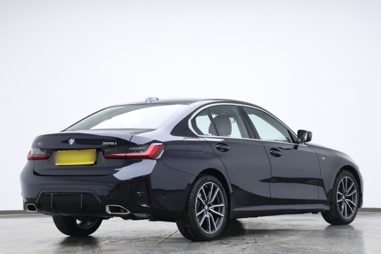 宝马3系 2025款 325i M运动套装车身外观6006