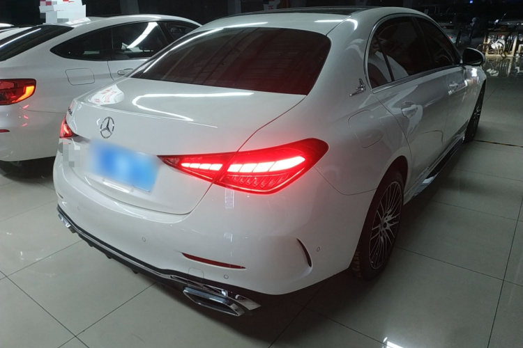 奔驰C级 2023款 改款二 C 260 L 运动版车身外观7