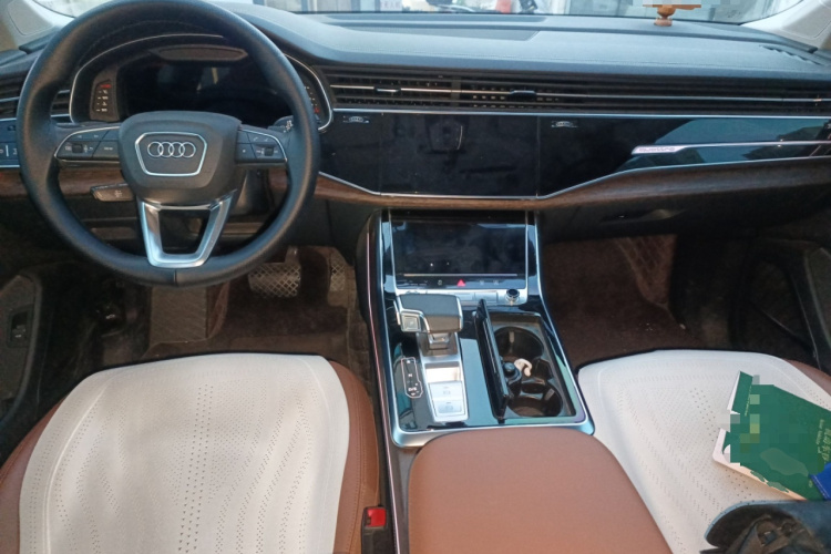 奥迪Q7 2023款 55 TFSI quattro S line运动型中控内饰12