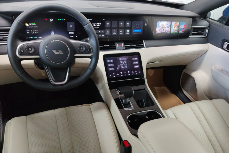 理想汽车 理想ONE 2020款 增程6座版中控内饰12