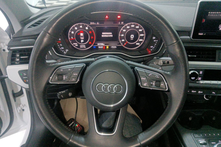 奥迪A4L 2018款 30周年年型 40 TFSI 时尚型中控内饰13