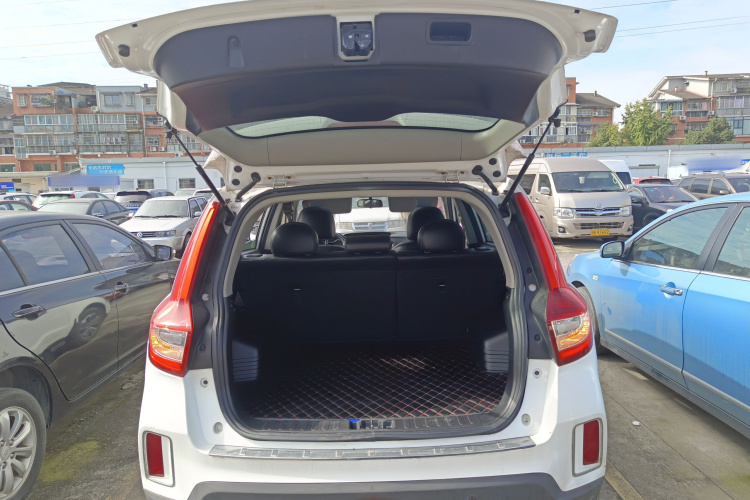 吉利汽车 远景X6 2016款 1.3T CVT旗舰型机舱底盘23