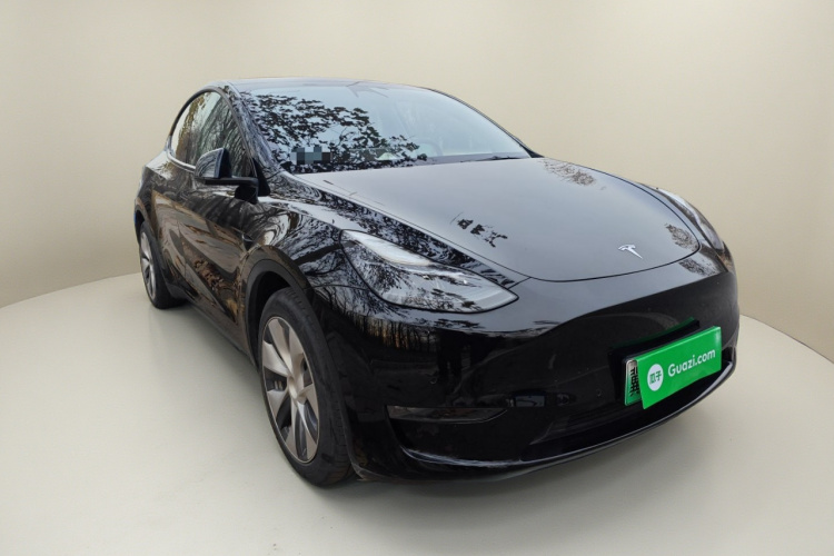 特斯拉 Model Y 2021款 标准续航后驱版车身外观3