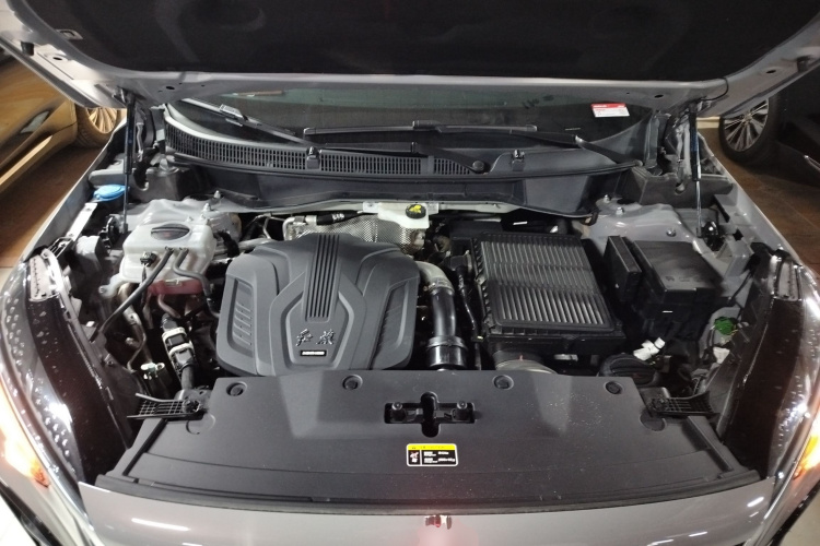 红旗HS3 PHEV 2024款 PHEV 115km 劲为版机舱底盘24