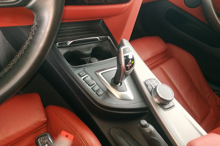 宝马4系 2019款 425i Gran Coupe M运动曜夜版局部细节18