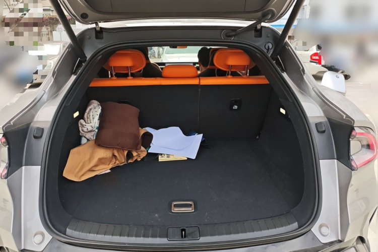 小米汽车 小米YU7 2025款 超长续航后驱版中控内饰23