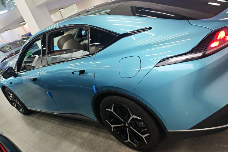 深蓝汽车 深蓝L07 2024款 300Max乾崑智驾ADS SE增程版车身外观6003