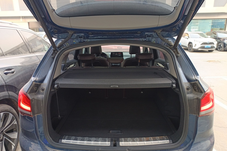 宝马X1 2022款 sDrive25Li 领先型机舱底盘23