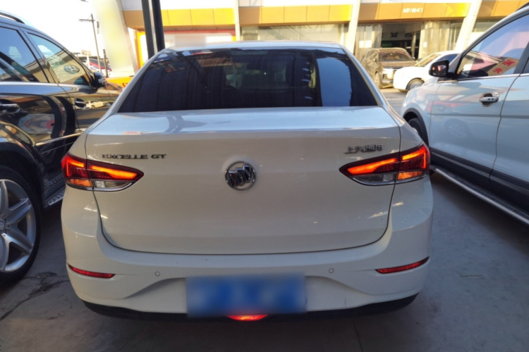 别克 英朗 2021款 改款 典范 1.5L 自动精英型车身外观6