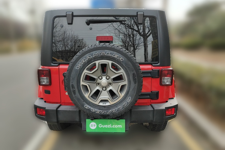 Jeep 牧马人 2017款 3.0L Sahara 四门舒享版车身外观6