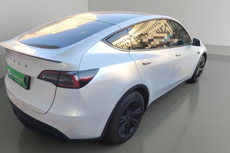 特斯拉 Model Y 2023款 长续航全轮驱动版车身外观7