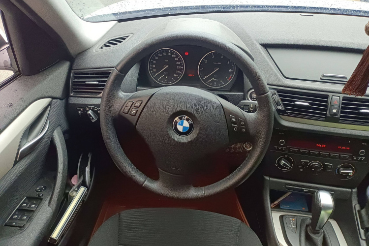 宝马X1 2013款 sDrive18i 时尚型局部细节13