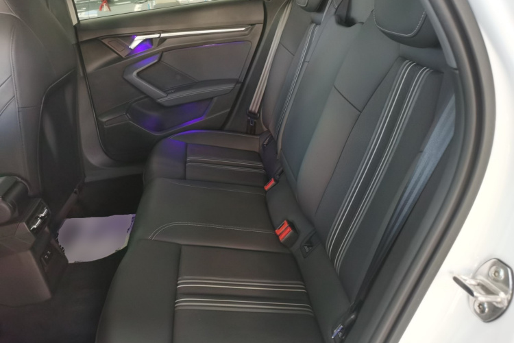 奥迪A3 2022款 A3L Limousine 35 TFSI 时尚运动型中控内饰7004