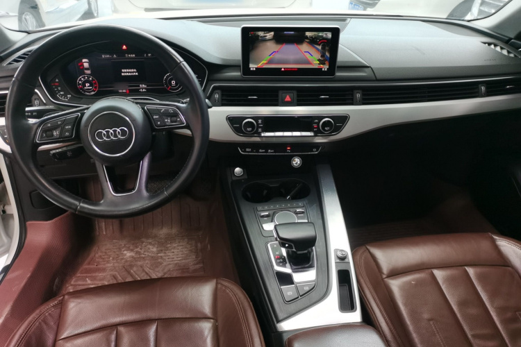 奥迪A4L 2018款 30周年年型 40 TFSI 时尚型中控内饰12